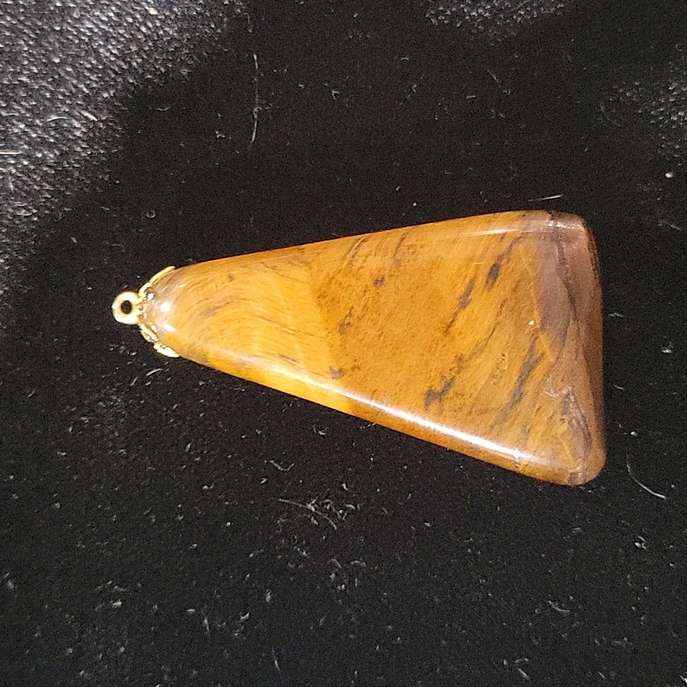 Handcrafted Triangular Tigers eye pendant - Picture 4 of 8